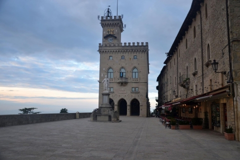 San Marino privérondleiding met gids door de stad