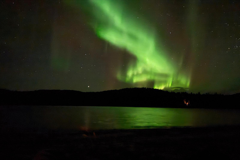 Vanuit Saariselkä/Inari: Aurora-jachttour, kampvuur en snacksVanuit Saariselkä/Inari: op jacht naar het noorderlicht, kampvuur en snacks