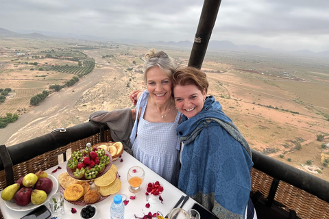 Marrakech : Vol en montgolfière, petit déjeuner berbère et balade à dos de chameau