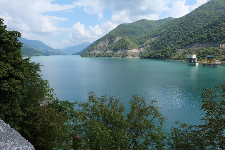 Utforska Ananuri, Gudauri och Kazbegi guidad tur