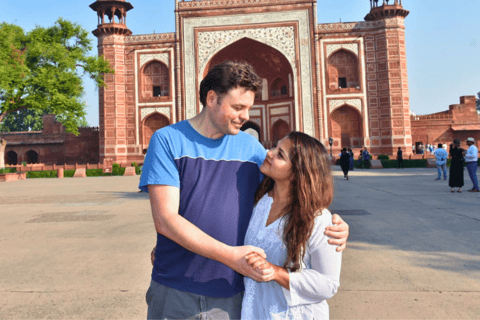 Agra : Coupe-file Taj Mahal et visite privée du fort d&#039;AgraVoiture avec chauffeur, Guide, Billets d&#039;entrée aux monuments