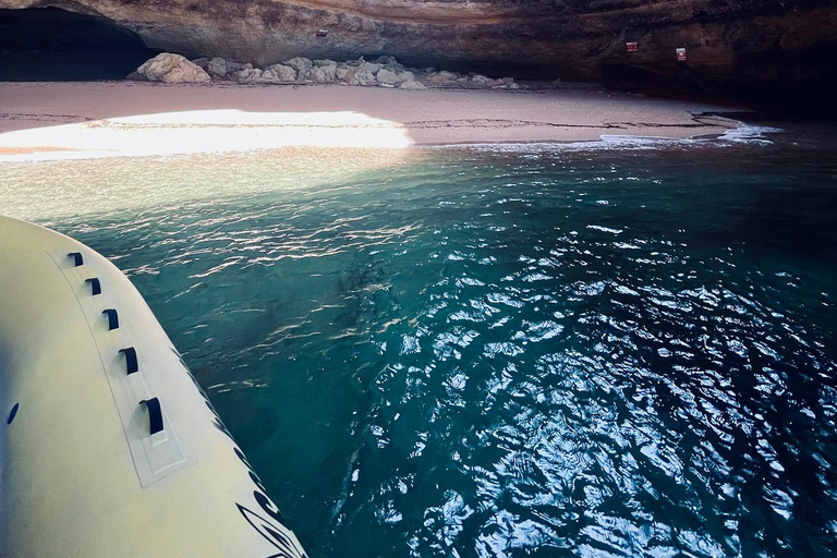 Lagos: Erkunde die berühmte Benagil-HöhleLagos: Entdecke die legendäre Benagil-Höhle