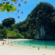 Krabi: Hong Islands Day Trip by Speedboat with Lunch