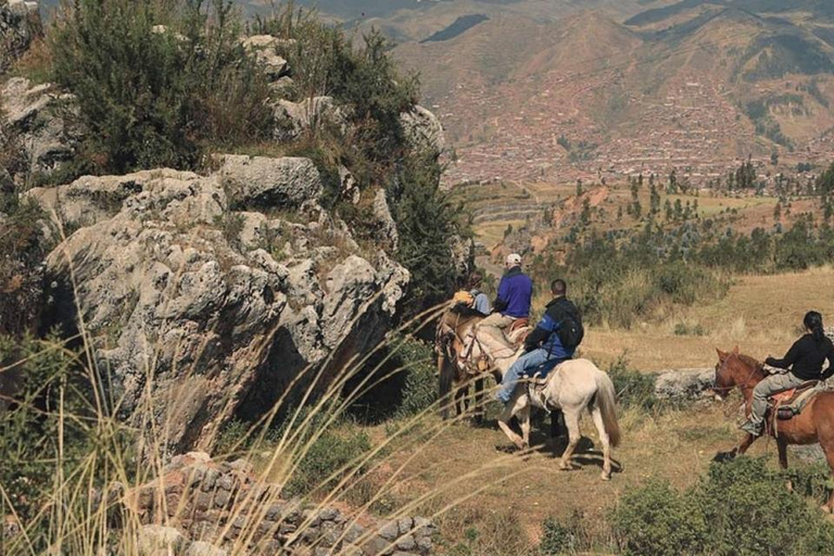 Halfdaagse tour te paard naar de Tempel van de Maan