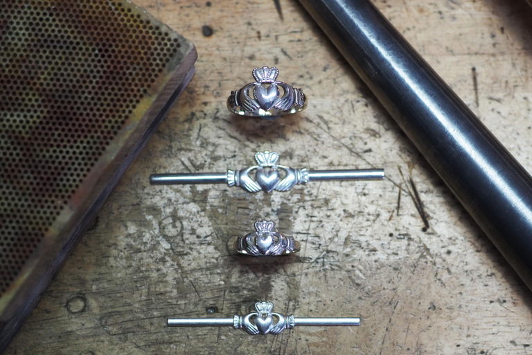 Dublín: Taller &quot;Forja tu propio anillo Claddagh de plata