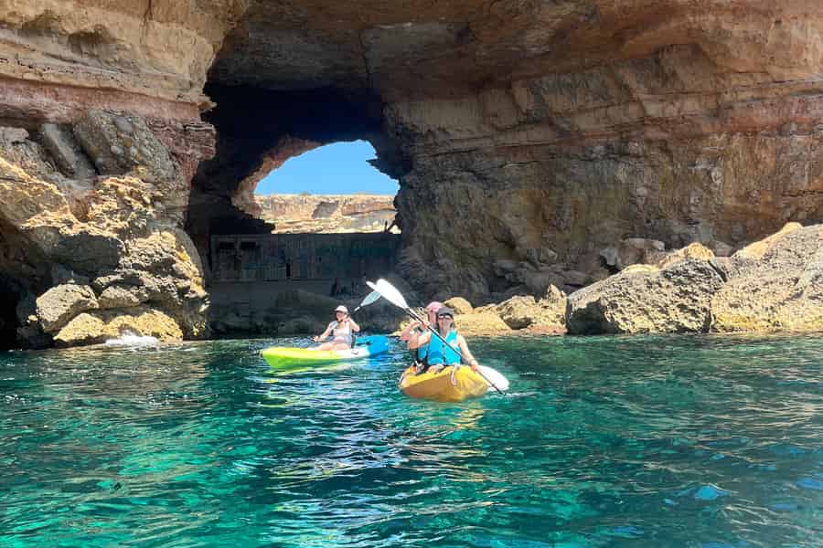 Ibiza: Kajak-Tour auf dem Meer und zu den Höhlen mit Schnorcheln. Foto: GetYourGuide Ibiza: Kajak-Tour auf dem Meer und zu den Höhlen mit Schnorcheln. Foto: GetYourGuide
