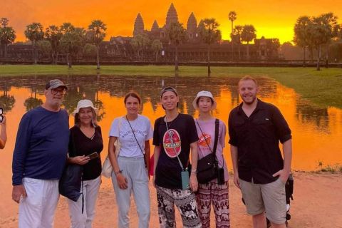 Siem Reap: Excursión guiada de un día para grupos pequeños al Amanecer de Angkor Wat