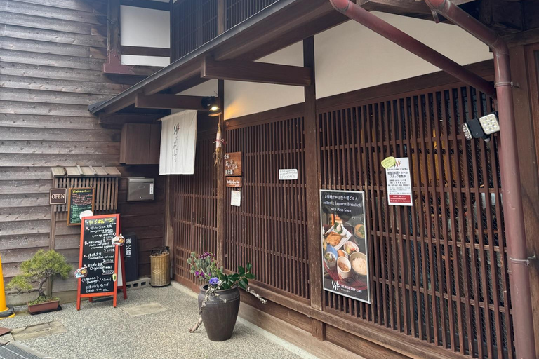 Kanazawa: Authentic Morning Breakfast & Higashi Chaya Walk