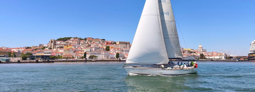 Cascais : croisière matinale à la voile, jeudi