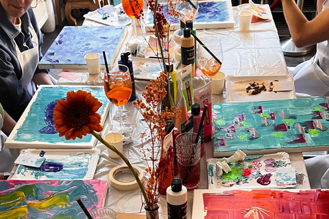 Sip & Paint Team Event Abstract Painting in Cologne