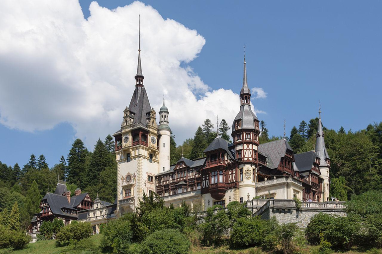 Privétour: vertrek Boekarest naar Kasteel Peles, Bran en Oude Stad Brasov