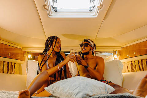 Montego Bay: Yacht Tour with Food, Drinks & Swimming Stop