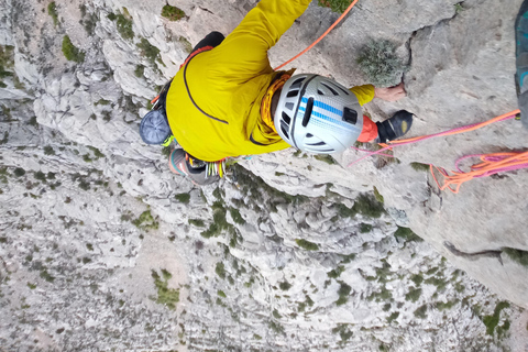 Escalada de longa distância no Peñón de IfachEscalada de via longa no Peñón de Ifach