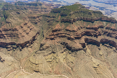 Grand Canyon Village: Wycieczka samolotem po południowej krawędzi Wielkiego KanionuLot samolotem nad Wielkim Kanionem i wycieczka Hummerem