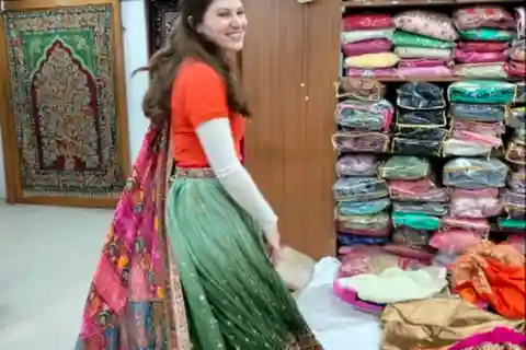 Delhi: Customized Shopping Tour with Female Consultant