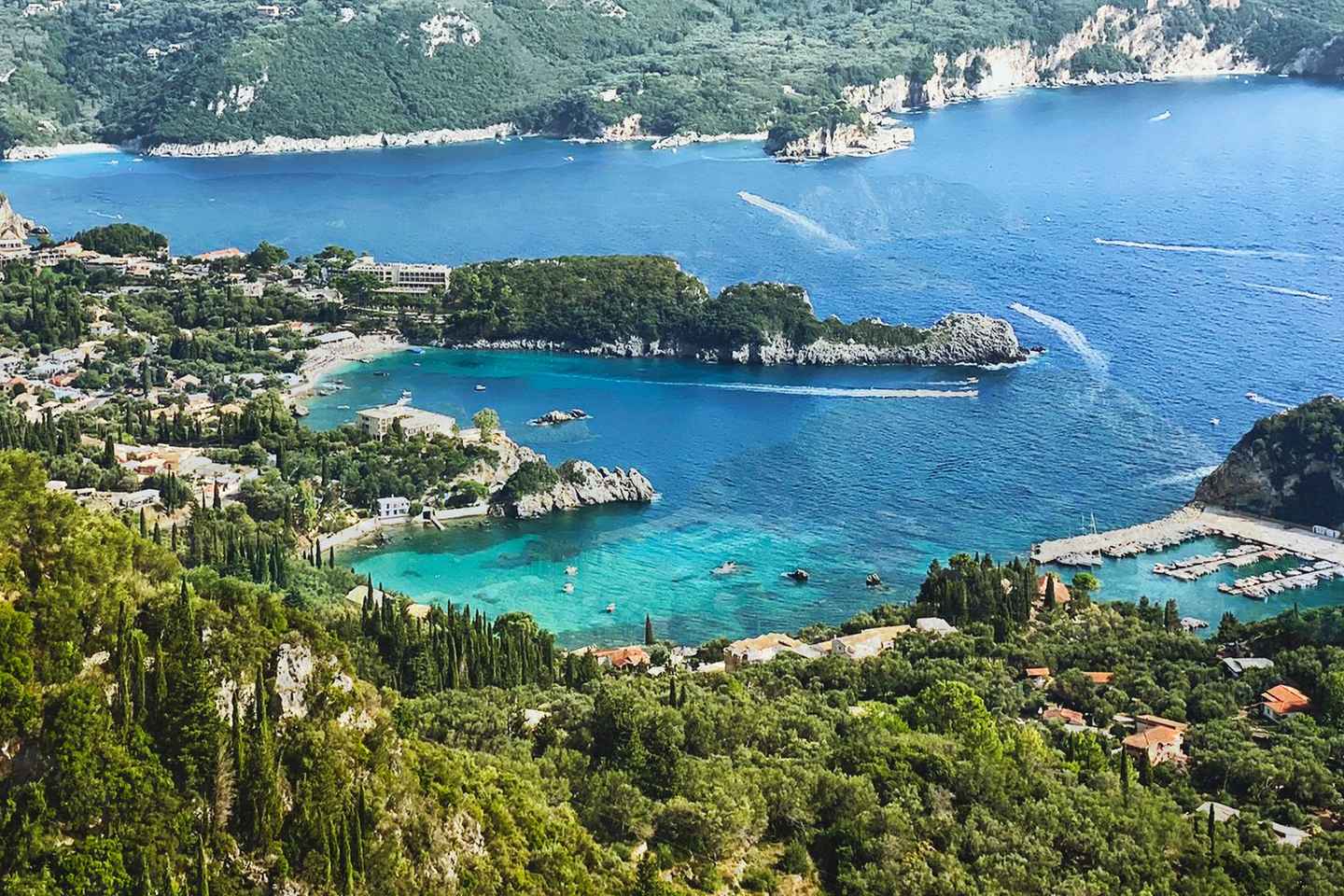 科孚岛：巴士游+帕莱奥卡斯特里察畅泳+橄榄油博物馆探秘