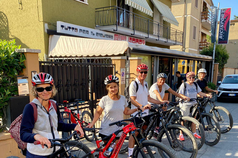 Excursion en E-Bike dans les carrières de marbre de Carrare avec dégustation de saindoux