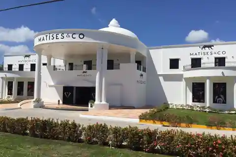 Descubre la esencia de playa del carmen: tequilera, joyeria y 5ta avenida