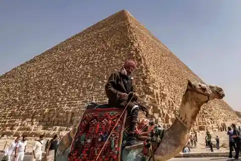 Från Alexandrias hamn: Tur till pyramiderna i Giza & lunch på guidad kryssning