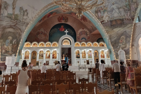 Tirana: Walking tour of places between religions and communism (in English) Tirana: A Walking Tour of Places Between Religions and Communism (in English)