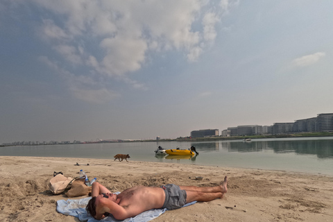 Abu Dhabi: Private Small Boat Rental (No License Required) Abu Dhabi: Small Boat 2 Hour Rental (No License Required)