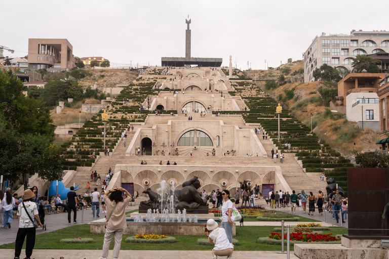 Tbilisi: Yerevan, Dilijan, Sevan & Lavash Experience Tour