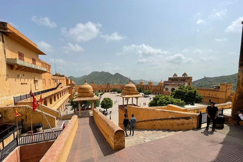 Jaipur : entrée accélérée à Amer Fort et guide/transfert en optionBillet d'entrée seulement