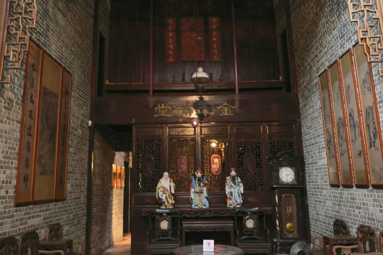 Guangzhou Local Life: Urban Village, Local Market & Old Town Guide for Spanish, French, Russian, Japanese, or Korean