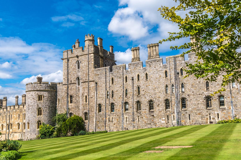 Exclusive Windsor Castle Entry, Audio Guide & Transportation