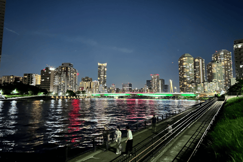 Tokyo: Tsukishima Monja Street Food Tour with Guide