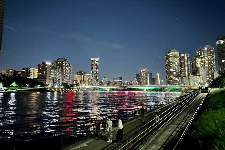 Tokyo: Tsukishima Monja Street Food Tour with Guide
