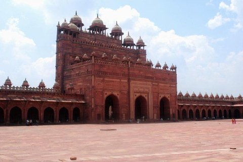 Tajmahal & Fatehpur Sikri Tour with Delhi Attractions Tour without Accommodation