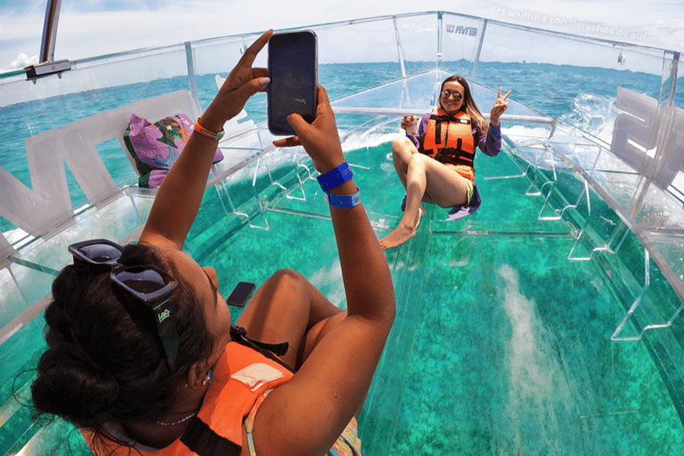 Cancun: gita in barca con fondo trasparente e bevande