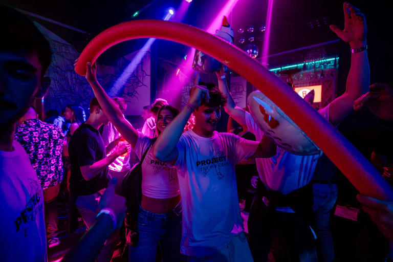 Porto: Crazy PubCrawl, 9 Drinks, Free Shots, Wild Games +VIP
