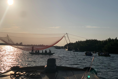 HoiAn: Sunset Fishing Boat Tour and BBQ Dinner with locals