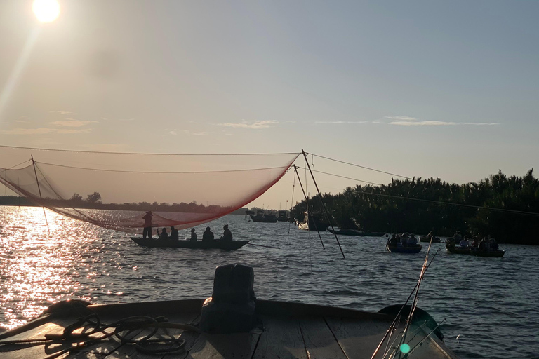 HoiAn: Sunset Fishing Boat Tour and BBQ Dinner with locals