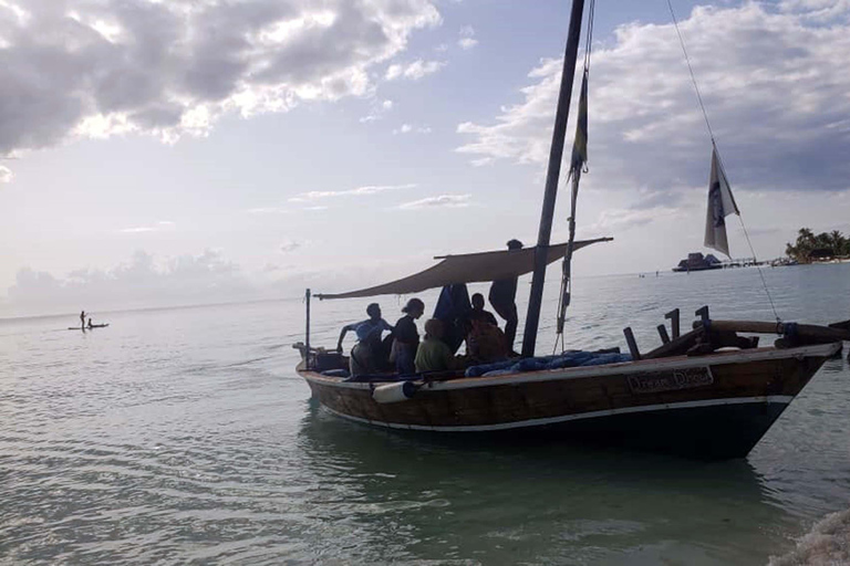 Kendwa of Nungwi Dhow Cruise bij zonsondergang