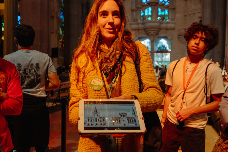 Barcelona: Sagrada Familia Tour w/Skip-the-Line Entry Ticket