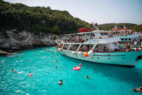 Ab Korfu: Bootsfahrt Paxos, Andipaxos und Blaue GrottenAbfahrt am Hafen in Korfu (Stadt)