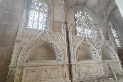 From Lisbon: Medieval Tour, Batalha, Tomar, Alcobaça, Óbidos Private Tour Option