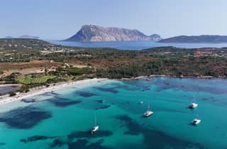 Da San Teodoro: Mini tour in gommone dell'arcipelago di Tavolara