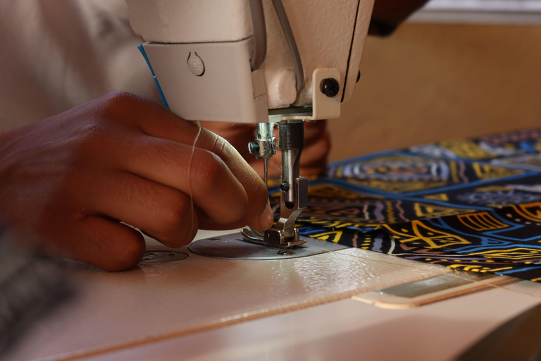 Kigali: Kimironko Market Tour and Sewing Workshop KIMONO MAKING