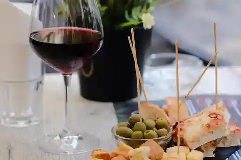 Rímini: Aperitivo y tour gastrónomico con un lugareño