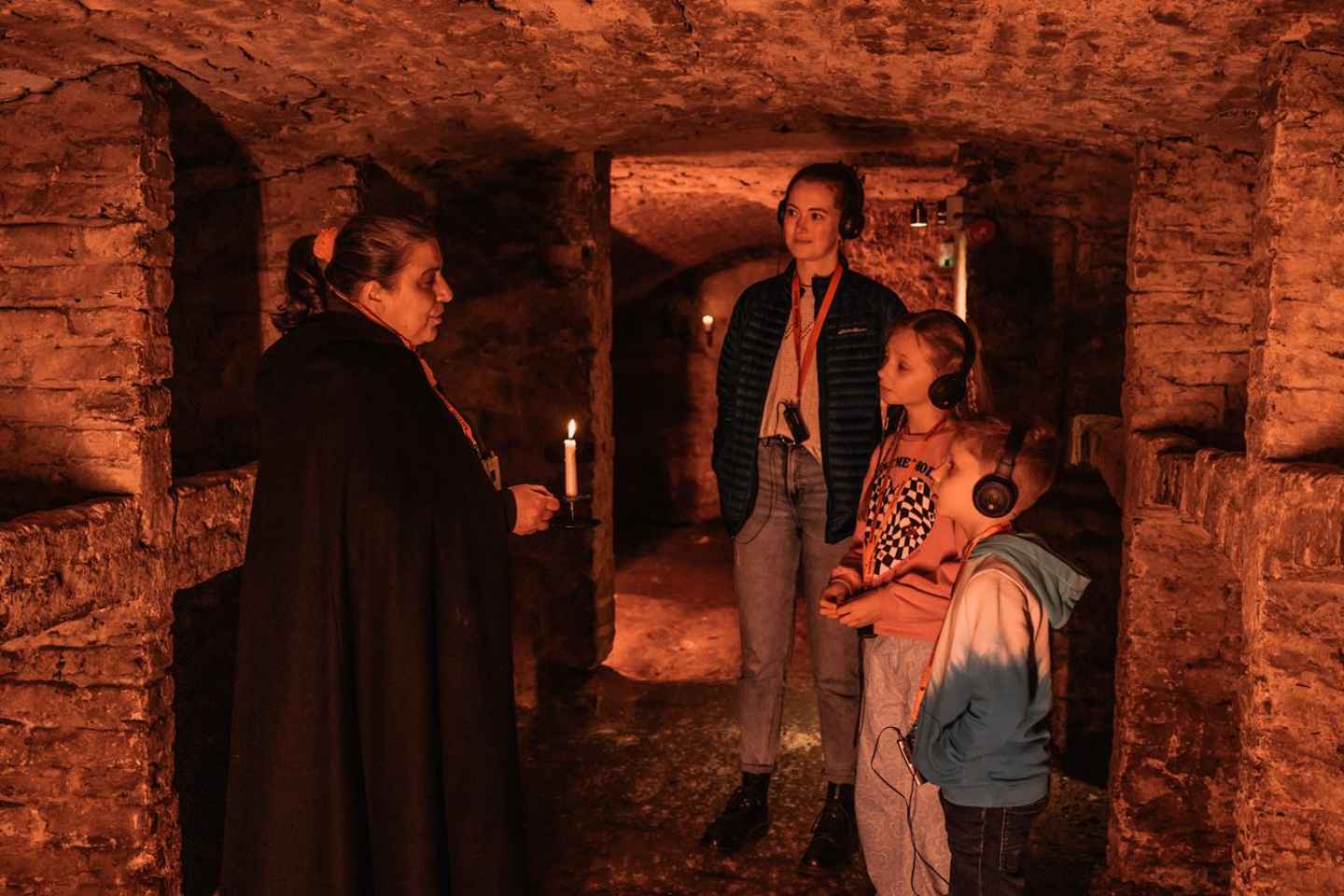 Édimbourg : Visite en Petit Groupe des Histoires Sombres pour Enfants Sous Terre