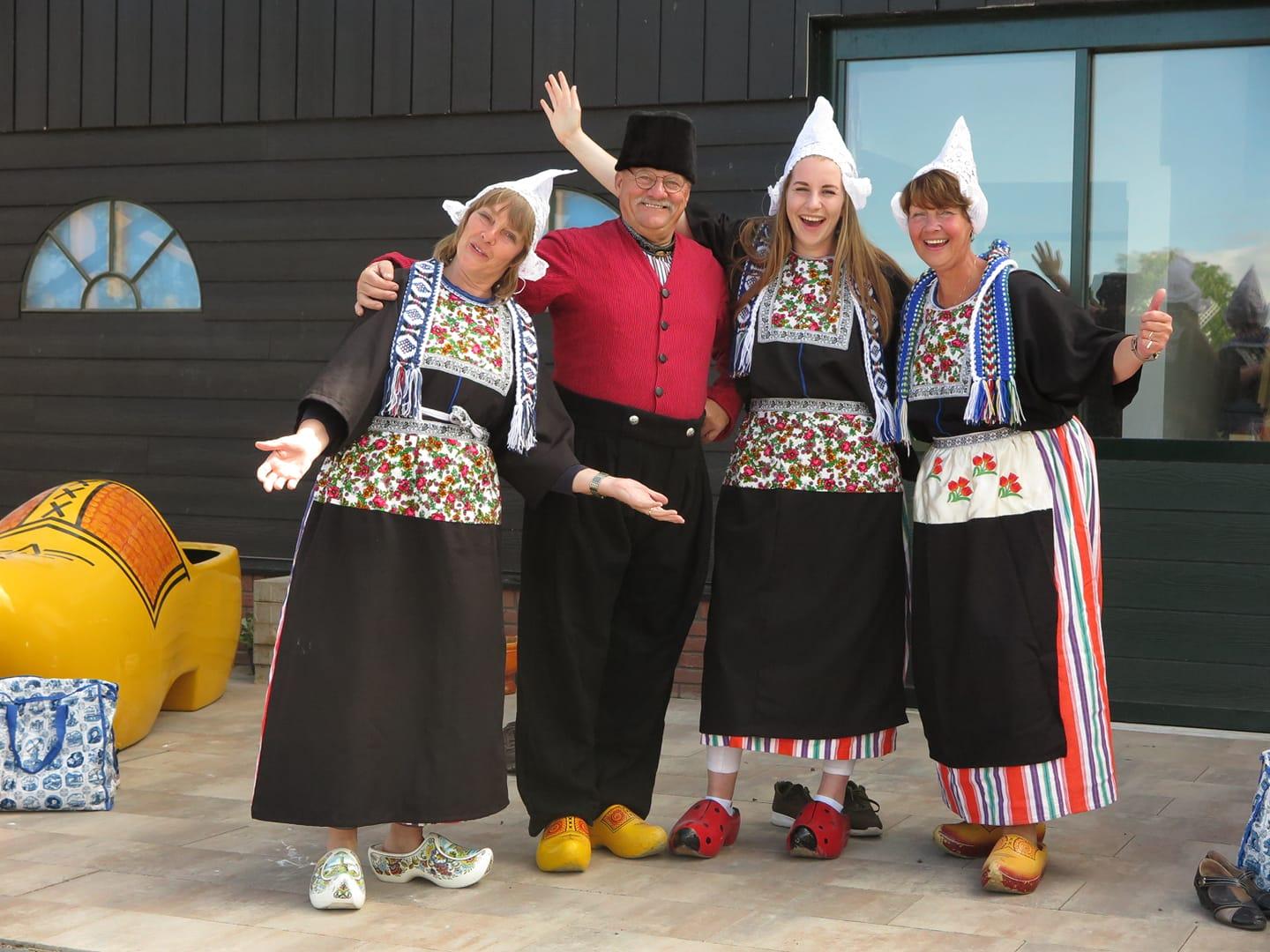 Volendam: Trachtenfoto mit Käse & Clog Tour