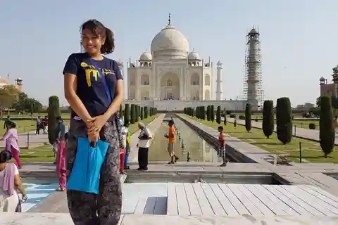 From Delhi: Taj Mahal and Agra Day Tour By Super-Fast Train