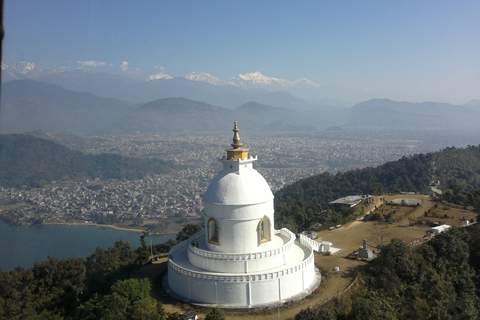 Pokhara: passeio rápido à Stupa da Paz Mundial de carro