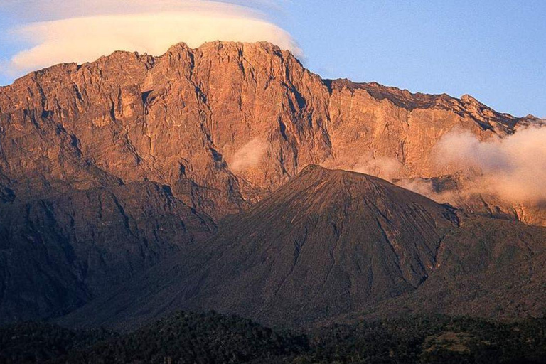 رحلة سفاري لمدة يومين لمشاهدة عجائب الطبيعة الأفريقية