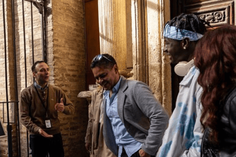 Sevilla: KATHEDRALE KLEINE GRUPPE ÜBERSPRINGEN SIE DIE SCHLANGE