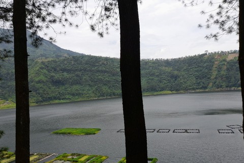 Yogyakarta: Menjer Lake Bamboo Boat Tour with Lunch